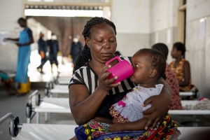 CARING FOR PATIENTS WITH CHOLERA IN MSF’S MAR AZUL CHOLERA TREATMENT CENTRE, BEIRA