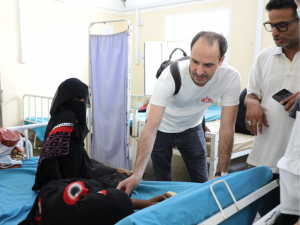 El Presidente Internacional de MSF el Dr. Christos Christou en su visita Yemen