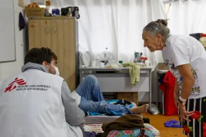 MSF trabaja en un refugio con víctimas vulnerables de las desastrosas inundaciones en el sur de Brasil