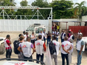 El equipos de MSF está concentrando frente al hospital Carrefour para planificar las próximas horas, para brindar atención médica a las personas quemadas tras la explosión de un camión cisterna. Septiembre, 2024.