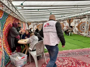 Un equipo de Médicos Sin Fronteras brindando atención en el norte de Cisjordania.