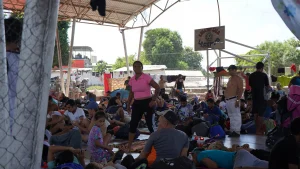 Yajanis es venezolana. Limpiaba ventanas en Tapachula, Chiapas, al sur de México, para alimentar a sus hijos. Se unió a una caravana con la ambición de llegar a la Ciudad de México y ayudar a sus hijos a ir a la escuela.