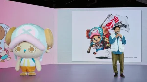 Tony Tony Chopper y Javid Abdelmoneim, presidente de MSF Internacional, en la rueda de prensa donde se anunció el nombramiento de Chopper como colaborador oficial de MSF en el estudio MIRAIKEN de Tokio, Japón.