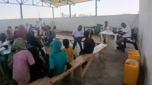 Equipos de MSF brindan apoyo a la población refugiada que huyó de la violencia en Darfur en el campo de tránsito de Tine, Chad.