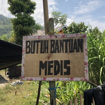 a_sign_reading_need_medical_help_in_sigi-900x599