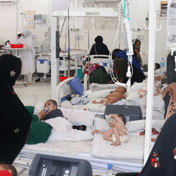 La sala de cuidados intensivos pediátricos en el Hospital de Boost, Afganistán.