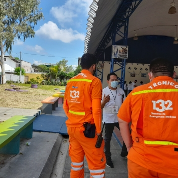 equipo_sem_y_msf_en_una_actividad_de_la_colonia_las_margaritas_en_soyapango2