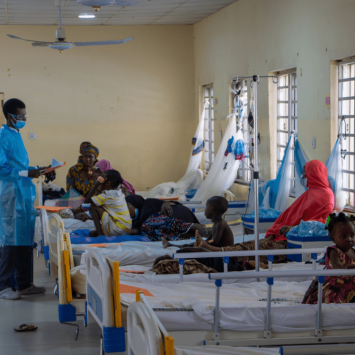 MSF dirige un proyecto de atención a la difteria en Kano, Nigeria