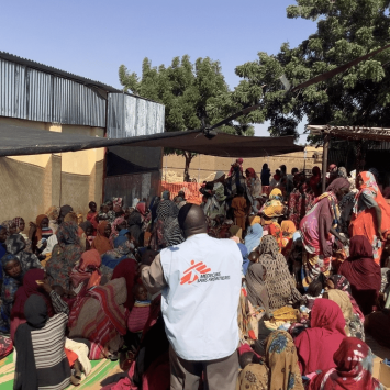 En el campo para personas desplazadas de ZamZam. MSF pedimos una movilización urgente y masiva de la comunidad internacional para salvar vidas en Sudán.