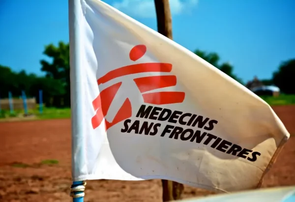 Una bandera de MSF en Agok, Sudán del Sur, julio de 2014. © Valérie Batselaere/MSF