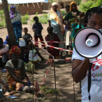 Inmaculada, de 48 años, de Muidumbe, trabaja como promotora de salud para MSF en el proyecto Mueda, en la provincia norteña de Cabo Delgado.