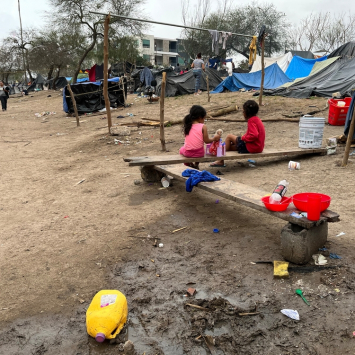MSF brinda atención sanitaria a migrantes en campamento improvisado en Matamoros, México