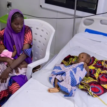 Récord de ingresos de niños y niñas con desnutricióngrave en el norte de Nigeria