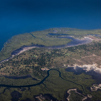 MSF brinda asistencia a las familias que regresan a Mocímboa da Praia y se enfrentaron a una destrucción total