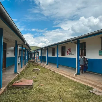 Centro de salud de Nyabiondo, en el territorio de Masisi, provincia de Kivu del Norte (RDC), septiembre de 2023.