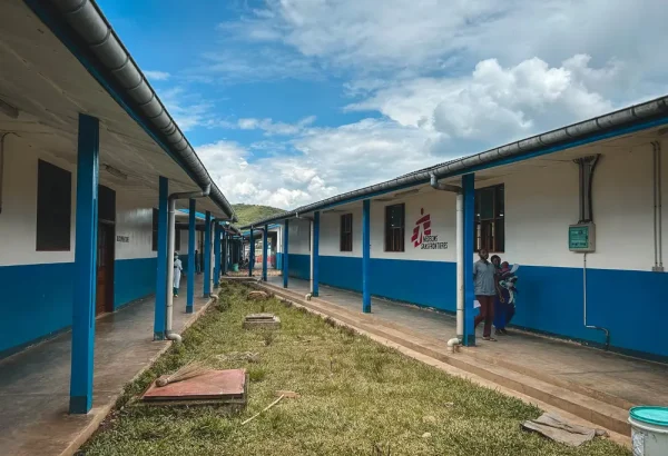 Centro de salud de Nyabiondo, en el territorio de Masisi, provincia de Kivu del Norte (RDC), septiembre de 2023.