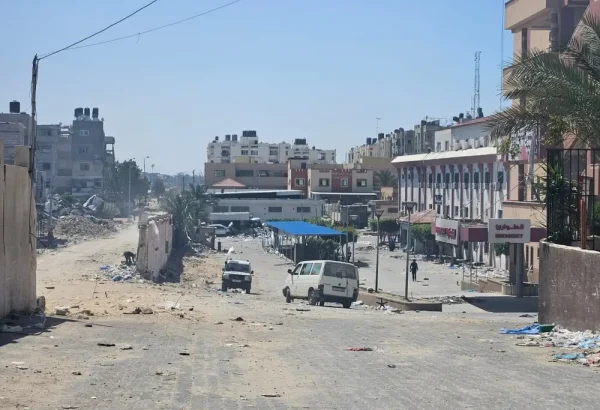 La escasez de suministros y la afluencia de pacientes dejan al hospital de Nasser al borde del colapso