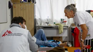 MSF trabaja en un refugio con víctimas vulnerables de las desastrosas inundaciones en el sur de Brasil