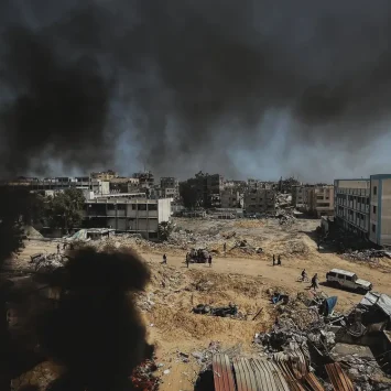 Vista de Jan Yunis (Khan Younis) desde el techo del Hospital Nasser. abril, 2024.