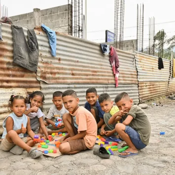 Grupo de niños y niñas migrantes en Esuipulas, Guatemala.