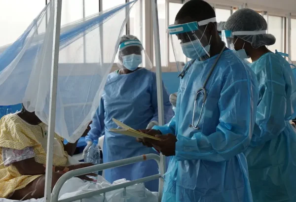 En la lucha contra la pandemia de COVID-19, MSF implementamos numerosas iniciativas dentro de sus proyectos y brindamos apoyo continuo a los equipos del Ministerio de Salud Pública en las regiones.