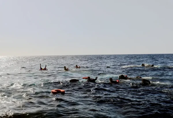 El equipo de MSF fue testigo de otra tragedia ene l Mediterráneo central, cuando llegó para rescatar a personas en peligro en un bote de goma que se estaba desinflando.