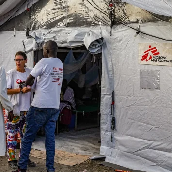 La respuesta de MSF en Malakal se centra en un centro de tratamiento del cólera (CTC) con capacidad para 100 camas, ubicado en el centro de salud pública de Assosa, a unos ocho kilómetros de la ciudad.