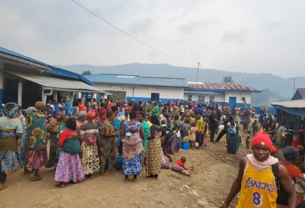 Afluencia de personas desplazadas al hospital general de referencia de Masisi, apoyado por MSF. La situación humanitaria en Masisi, es crítica.