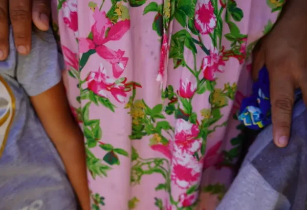 Natasha (seudónimo), de Honduras, está atrapada en un refugio en Tapachula, estado de Chiapas, en el sur de México. Ella escapó de la violencia en su país con sus hijos y no quiere exponerse a los riesgos de continuar el peligroso viaje migratorio a través de México.