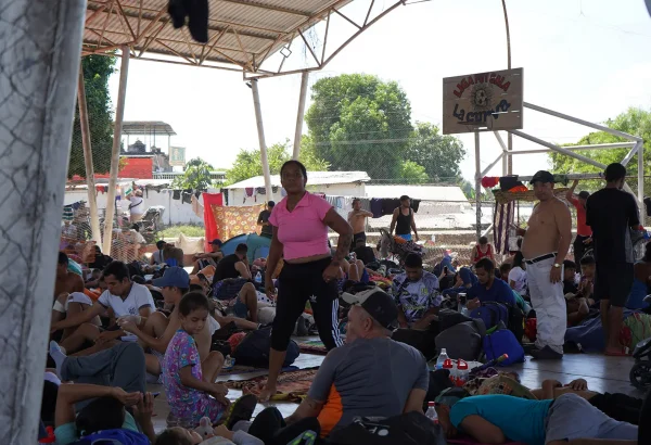 Yajanis es venezolana. Limpiaba ventanas en Tapachula, Chiapas, al sur de México, para alimentar a sus hijos. Se unió a una caravana con la ambición de llegar a la Ciudad de México y ayudar a sus hijos a ir a la escuela.
