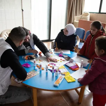 Equipos deMSF durante una sesión grupal de salud mental, en el sur de Líbano.