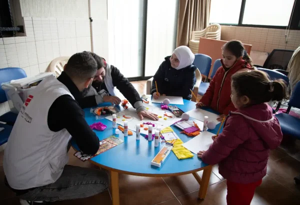 Equipos deMSF durante una sesión grupal de salud mental, en el sur de Líbano.