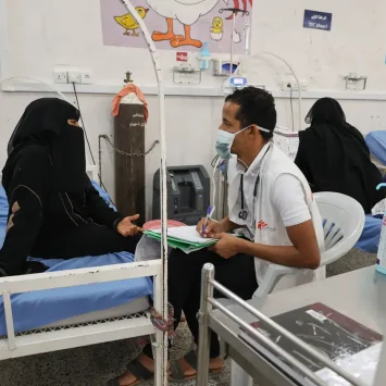 En un hospital de MSF donde se trata la desnutrición infantil en Yemen.