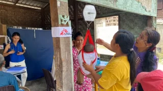 Clínica móvil de MSF en el campo de Bhone Oh, Mandalay, Myanmar.