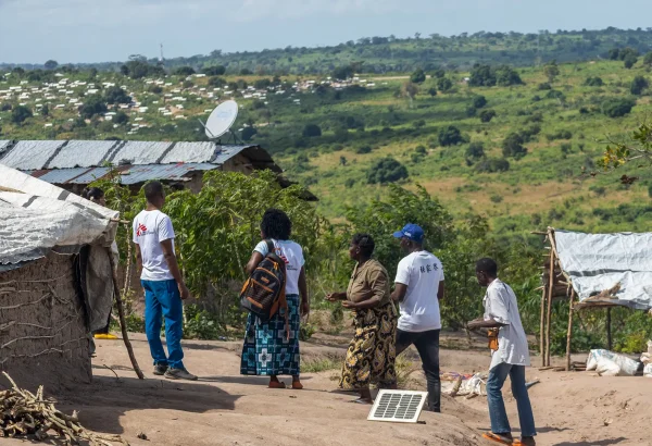 Vista de la ciudad de Macomia, donde equipos de MSF brindan apoyo médico en campamentos para desplazados internos, tras casi un año de suspensión de actividades. Cabo Delgado, Mozambique, mayo de 2025.