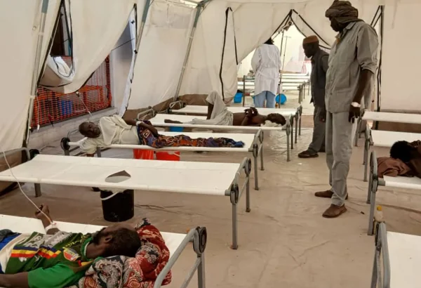 Pacientes de cólera dentro del Centro de Tratamiento de Cólera (CTC) que apoyamos en el Hospital Al Nahda, en Nyala, Darfur Sur, Sudán