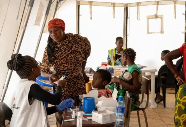 En los primeros 15 días de la intervención en Chiure, los equipos de MSF trataron a 380 niños por malaria.