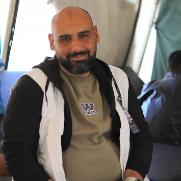 Abed El Hameed Qaradaya, gestor de actividades de fisioterapia de MSF en el Hospital Nasser de Khan Younis. Gaza, enero de 2025.