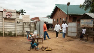Desde 2019, MSF ha construido y desarrollado varios departamentos en el Hospital Salamabila, convirtiéndolo en el segundo hospital de referencia en Maniema.