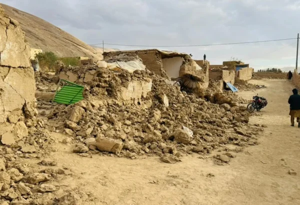 Vivienda dañada en Faqir Abad, una de las aldeas afectadas por el terremoto en el distrito de Firoznakhcher, provincia de Samangan, Afganistán.