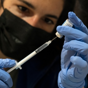 Covid-19 vaccination in Brussels for homeless, migrant and undocumented people