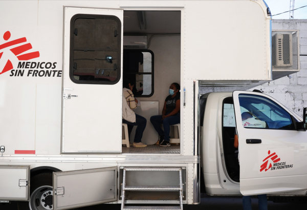 Mexico migrants displaced by violence flee to the USA