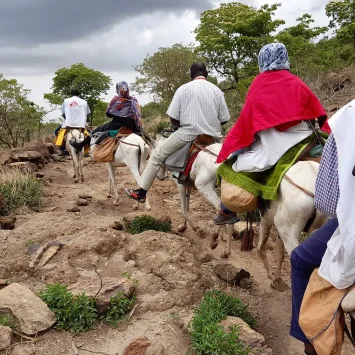 Un equipo de MSF, compuesto por auxiliares médicos, una enfermera, un responsable de enfermería y un coordinador de proyecto, viajó desde Koya a Dilli, en la región de Jebel Marra, Darfur Sur.