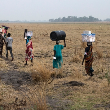 Outdoors support clinics, Thaker. Leer, South Sudan