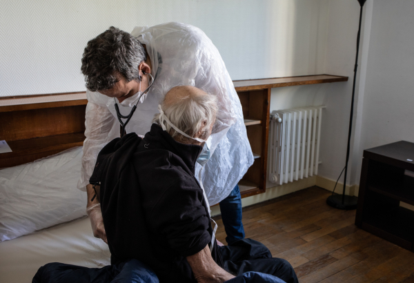 MSF provides medical assistance in Covid+ centres in Paris and the suburbs