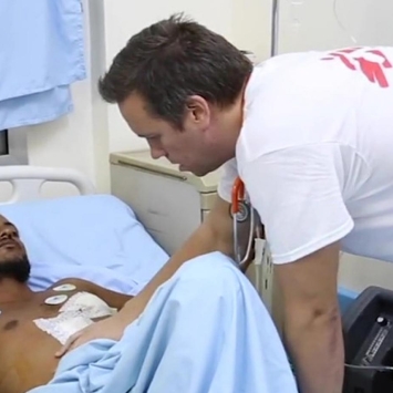 msf_doctor_chris_hook_in_yemen.jpg