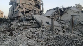 Edificio reducido a escombros donde estaba la casa de Sabreen Almaseri, en Ciudad de Gaza