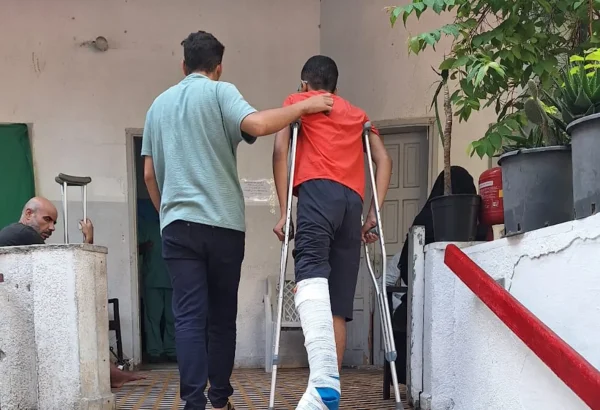 Pacientes en una clínica de MSF en la ciudad de Gaza, junio de 2024.
